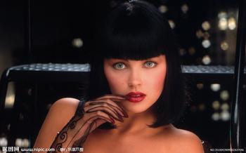 ���뾵ͷ�˿�ɨ������Ƶ����·���Ż�Ӧ�����˶ڻ����Ų�ͬ���ڳ�Ʊ��...